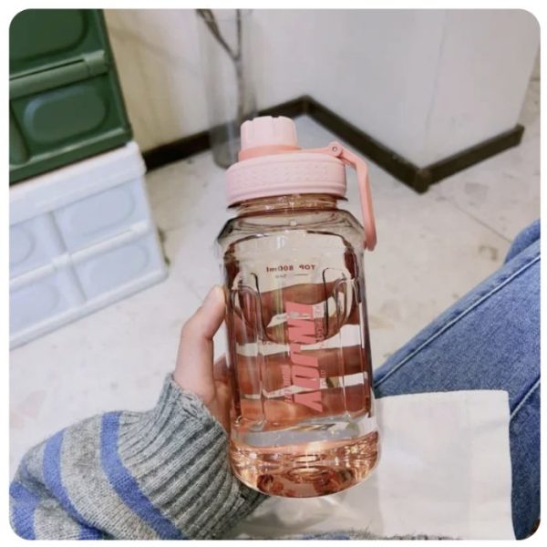Garrafa plástica reutilizável 900ML