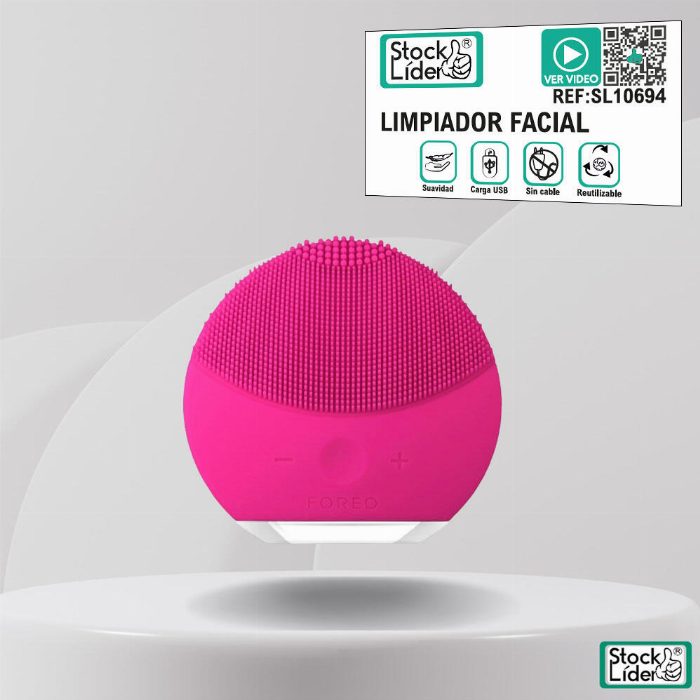 Limpeza facial com escova de silicone