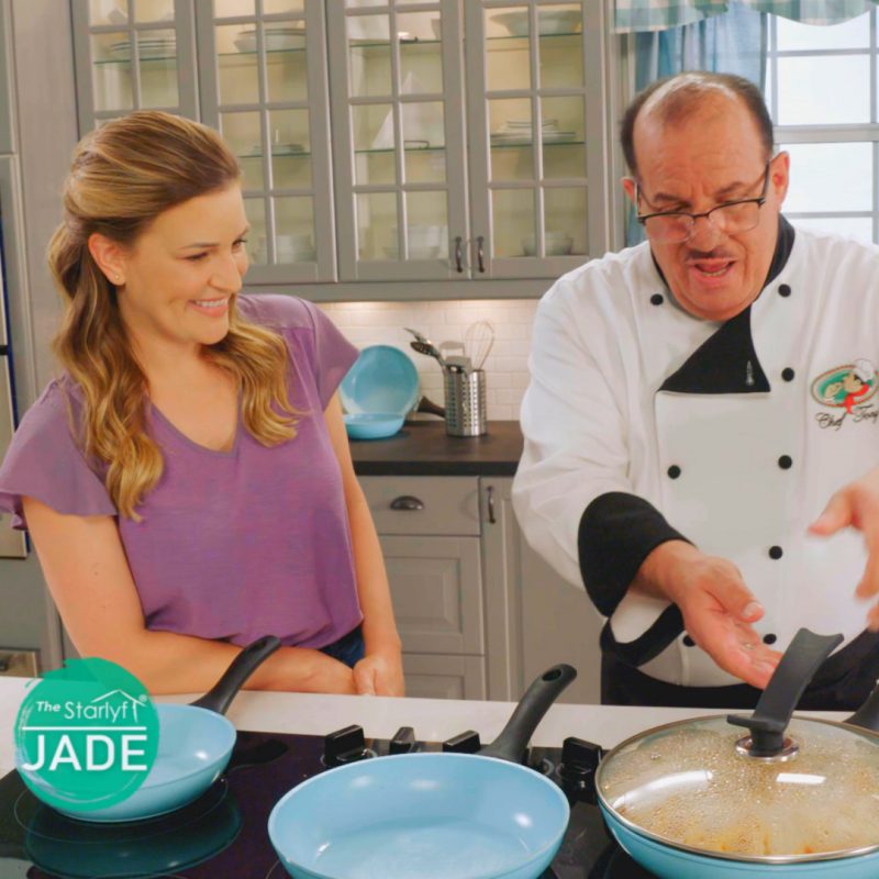 Panela antiaderente com revestimento em pó de cerâmica de jade